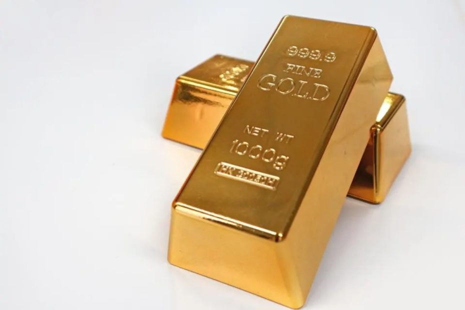 سعر الذهب ينخفض إلى ما دون 2,900 دولار